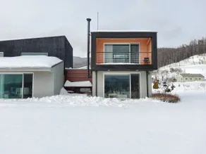 Daegwallyeong Edge House (Unit 2202) - Image 3
