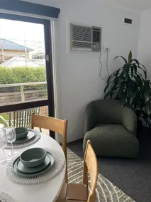 Seabreeze Retreat, 100m from the Beach - Image 3