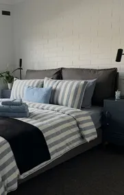 Seabreeze Retreat, 100m from the Beach - Image 2