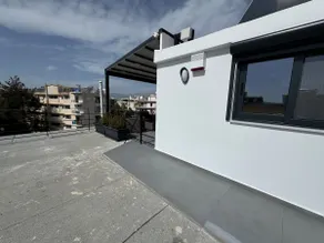 Rooftop with 360 view - Image 3