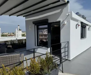 Rooftop with 360 view - Image 4