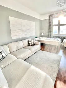 Stylish city home with stunning views 76 m2 - Image 3