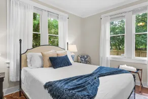 3BD 2BA Shandon | Porch, Fenced Yard + Walkable - Image 5