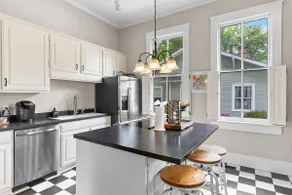 3BD 2BA Shandon | Porch, Fenced Yard + Walkable - Image 2