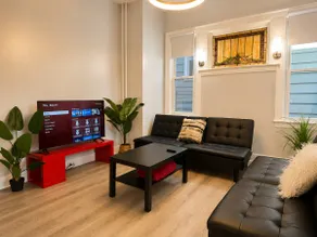 Spacious & Convenient near NYC - Image 3