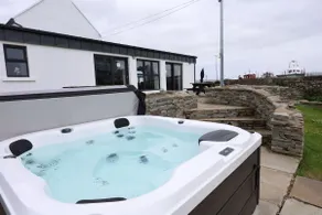 Harbour View - Sleeps 26 guests - Image 3