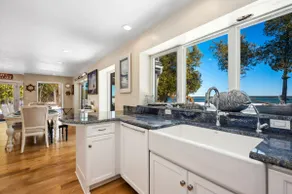 Luxury Waterfront Home in Sister Bay - Image 5
