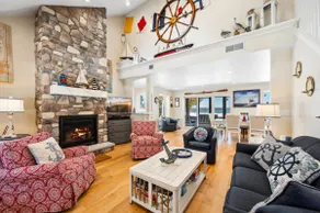 Luxury Waterfront Home in Sister Bay - Image 4
