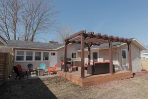 Hot tub! Fenced! Minutes to anywhere! - Image 2