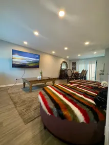 Clean & Cozy Stay King Bed/Free Parking - Image 5