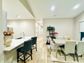 *New, Convenient, Spacious & Quiet Home* - Image 2