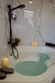 Getaway with Jacuzzi, Private Pool, Airport - Image 5