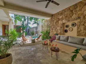 Colonial Charm, City Center, 2 BR- 10min walk to Cathedral, Pool, Private House - Image 2