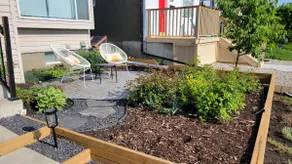 Charming Bungalow| Inner-City Garden Retreat - Image 2
