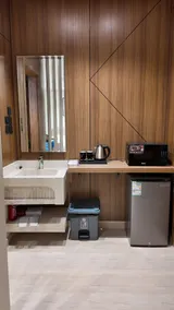 Luxury studio with private parking - Image 4