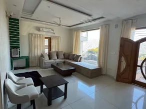 Shail by Shubhs Villas overlooking a deep valley - Image 2