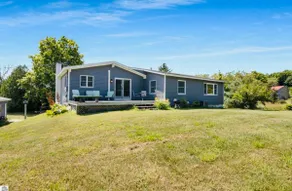 Whaleback Retreat. - Image 3