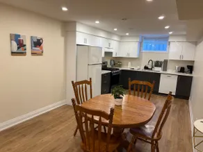 Modern and Spacious Guest Suite - Image 3