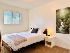 Heart of the City | Clean, Cozy & Fully Equipped - Image 4