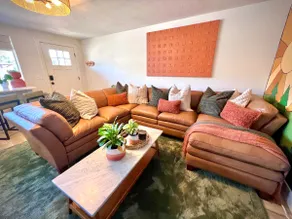 Luxe 5BR Haven-Hot Tub-Near DT-3 Kings-Ski-Game Rm - Image 4