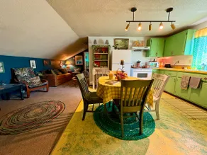 “Cool Ferns” Cozy Eclectic Apt-1 bk to Augustana - Image 2