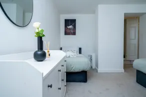 Central Cardiff Apartment - Image 5