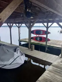 Pelican's Roost|boathouse|fenced yard|kayaks - Image 4