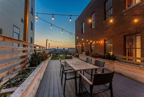 Vibrant Loft in St. Louis| Pool| Free Parking| Gym - Image 3