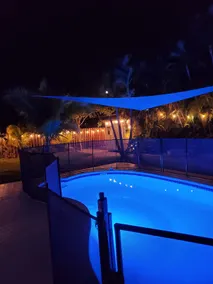 4/3 Walk to Beach, Heated Pool, Sleeps 8, Treefort - Image 4