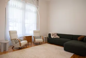 NEW 4BR Henley Beach Home•Walk to Beach Sleep 10 - Image 4