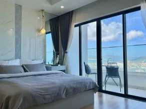 High balcony 2BR, City & Seaview, downtown by TYE - Image 4