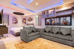 Serene Retreat in Tropical Oasis - Image 3