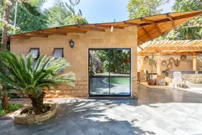 Serene Retreat in Tropical Oasis - Image 4
