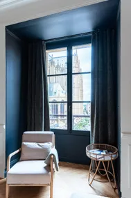 Royal Apartment with Cathedral View - Image 5