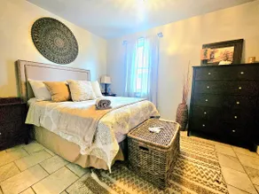 Cute Apartment with Large Private Fenced Patio - Image 5
