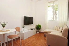 1 bedroom condo free pool access - Image 2