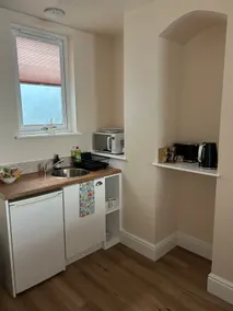 New Town Centre Studio Flat - Image 3