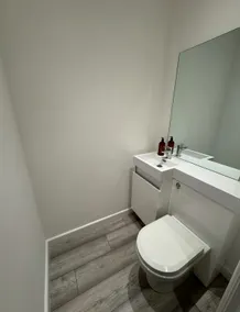 Perfect home for families or contractors - Image 5