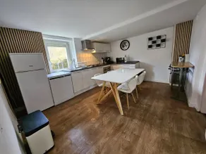 90 m² house for rent - Image 2