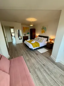 Great Quiet & Brand New Flat With Great Transport Links in Bushey - Image 3