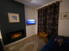 King Bed, luxury cottage/5 mins to city center - Image 2