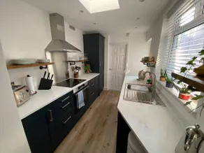 King Bed, luxury cottage/5 mins to city center - Image 5