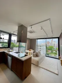 Sophisticated Apartment in Batel - Image 3