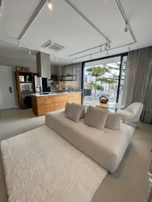 Sophisticated Apartment in Batel - Image 4