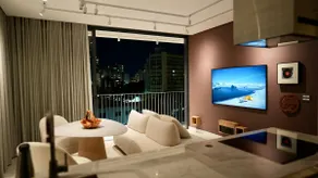 Sophisticated Apartment in Batel - Image 2