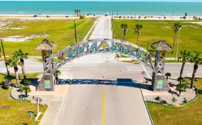 Beach Front Hideaway. Sunny Days & Sandy Toes - Image 2