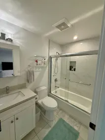 Bright, Modern In-Law Suite w/ Gym & Garden - Image 4