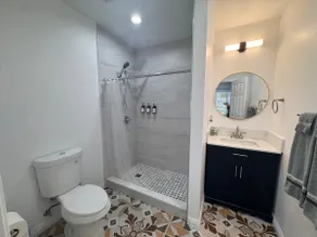 Cozy private room with private bathroom 12148-3 - Image 4