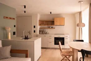 Natural design & balcony - Image 3