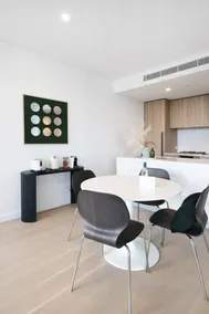 Best in MQ 2BR Apt + study/pool/parking/Metro - Image 5